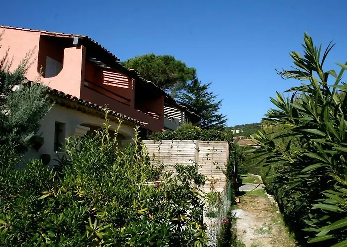 Coquet Dans Mazet Ste Maxime Riviera 생트막시메